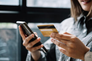 Uso Consciente do Cartão de Crédito: Guia Completo para Não se Endividar